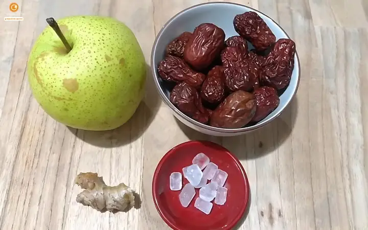 Cách nấu lê đường phèn với táo tàu