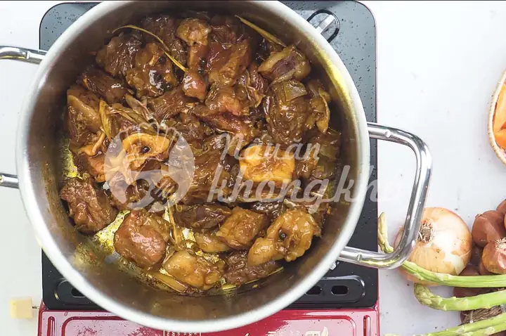 Hướng Dẫn Cách Nấu Nước Sốt Bánh Mì Bò Kho Đậm Đà Chuẩn Vị