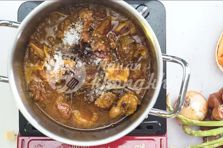 Hướng Dẫn Cách Nấu Nước Sốt Bánh Mì Bò Kho Đậm Đà Chuẩn Vị