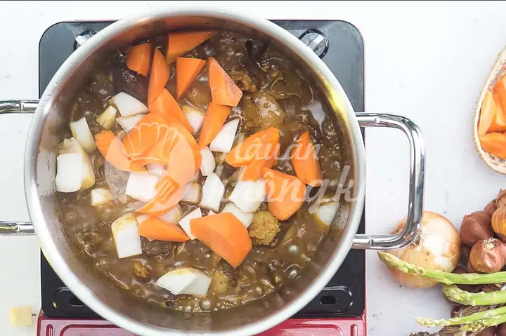 Hướng Dẫn Cách Nấu Nước Sốt Bánh Mì Bò Kho Đậm Đà Chuẩn Vị