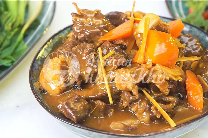 Hướng Dẫn Cách Nấu Nước Sốt Bánh Mì Bò Kho Đậm Đà Chuẩn Vị