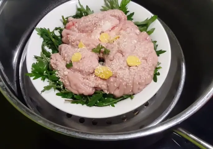 Cách Nấu Óc Bò Ngải Cứu Thơm Ngon, Không Tanh Và Chuẩn Vị Cách Nấu Óc Bò Ngải Cứu Thơm Ngon, Không Tanh Và Chuẩn Vị