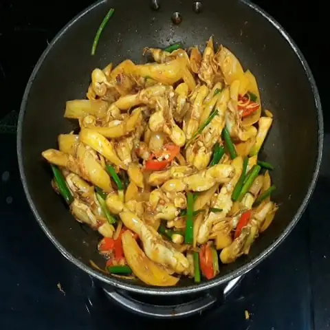 Cách Nấu Ốc Móng Tay Xào Sa Tế Thơm Ngon Chuẩn Vị Tại Nhà