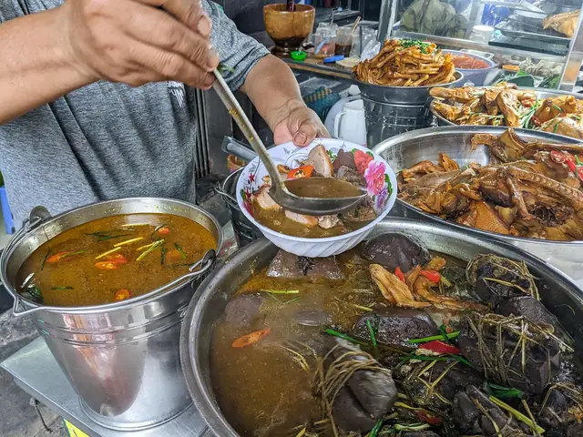 Cách Nấu Phá Lấu Vịt Thơm Ngon Chuẩn Vị Sài Gòn Tại Nhà Cách Nấu Phá Lấu Vịt Thơm Ngon Chuẩn Vị Sài Gòn Tại Nhà