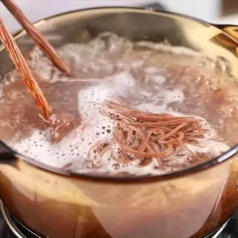 Cách Nấu Phở Chay Ngon Nhất: Bí Quyết Tạo Nước Dùng Đậm Đà, Chuẩn Vị Cách Nấu Phở Chay Ngon Nhất: Bí Quyết Tạo Nước Dùng Đậm Đà, Chuẩn Vị