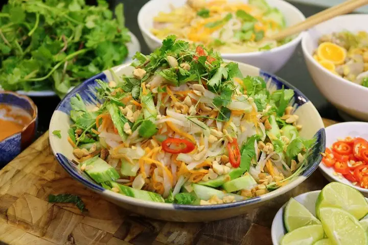 Hướng Dẫn Cách Nấu Phở Gà Trộn Thơm Ngon Đậm Đà Chuẩn Vị