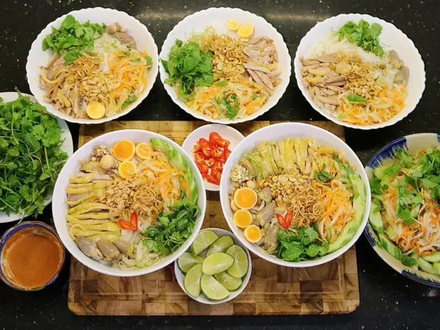 Hướng Dẫn Cách Nấu Phở Gà Trộn Thơm Ngon Đậm Đà Chuẩn Vị