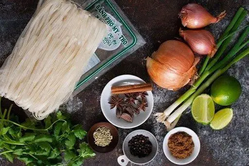 Cách Nấu Phở Gà Xé Thơm Ngon Chuẩn Vị Tại Nhà