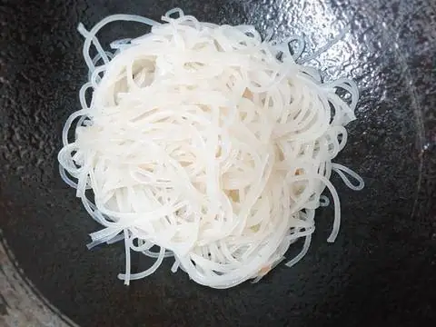 Cách Nấu Phở Nha Trang Thơm Ngon: Hướng Dẫn Từ Chuyên Gia