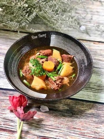 Cách Nấu Phở Nha Trang Thơm Ngon: Hướng Dẫn Từ Chuyên Gia