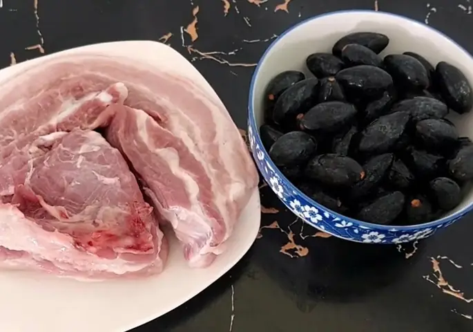 Hướng Dẫn Nấu Quả Trám Đen Kho Thịt Đậm Đà, Chuẩn Vị Hướng Dẫn Nấu Quả Trám Đen Kho Thịt Đậm Đà, Chuẩn Vị