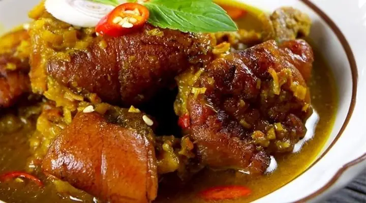 cách nấu rượu mận thịt lợn