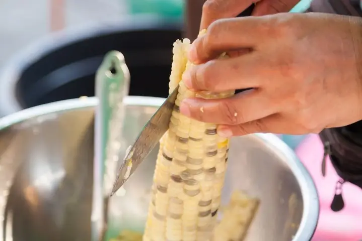 Cách nấu sữa bắp hạt sen