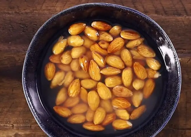 Bước 1: Ngâm các loại hạt