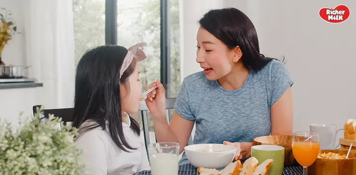 Công thức và cách nấu sữa tăng cân cho trẻ tại nhà