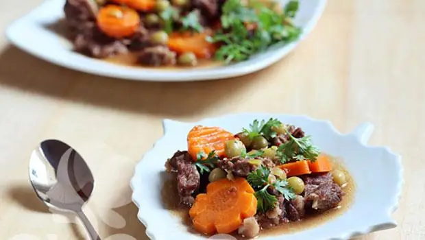 Cách Nấu Sườn Bò Hầm Bắp Thơm Ngon, Đậm Đà Chuẩn Vị