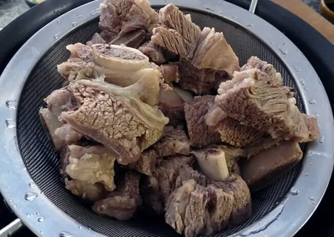 Cách nấu sườn bò hầm sả