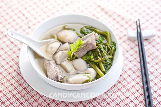 Mát ruột với canh rau muống khoai sọ