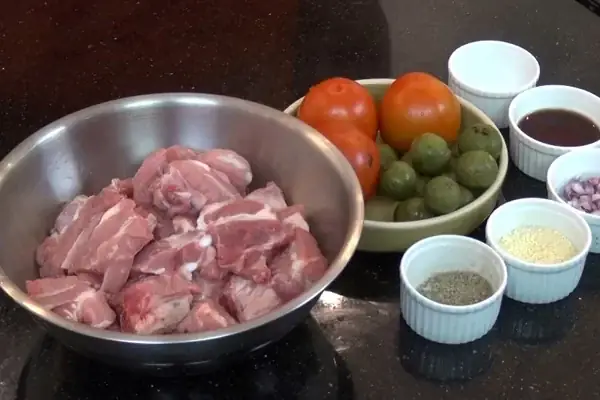 Cách Nấu Sườn Om Sấu Chuẩn Vị, Mềm Ngọt, Đậm Đà