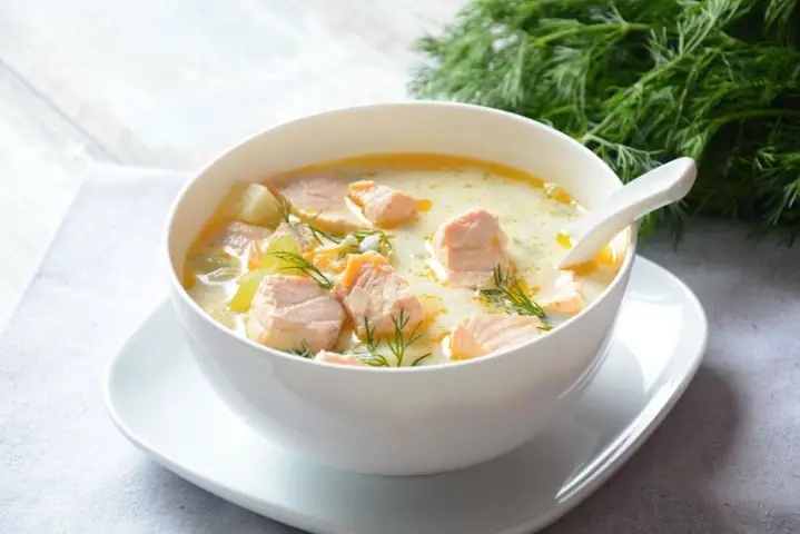 Cách Nấu Súp Cá Hồi Thơm Ngon Bổ Dưỡng Chuẩn Vị Gia Đình