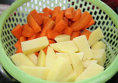 Cách nấu lagu lưỡi heo ăn với bánh mì ngon không cưỡng nổi