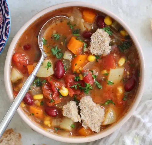 Cách nấu súp cho người già: Công thức bổ dưỡng, dễ tiêu hóa