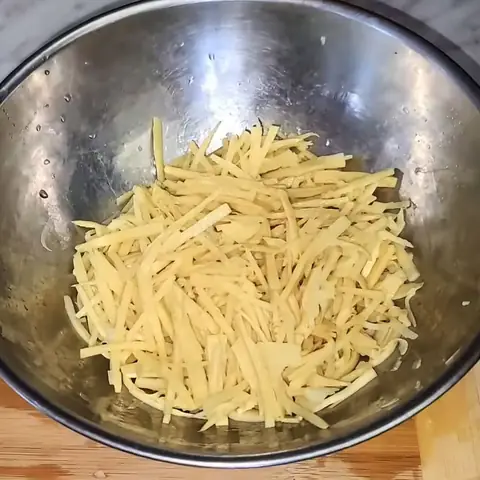 Hướng Dẫn Chi Tiết Cách Nấu Súp Cua Nấm Tuyết Thơm Ngon