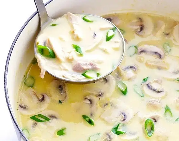 Súp gà nước dừa giò lụa