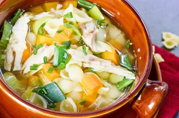 Cách Nấu Súp Gà Rau Củ Cho Bé Bổ Dưỡng Đơn Giản Tại Nhà