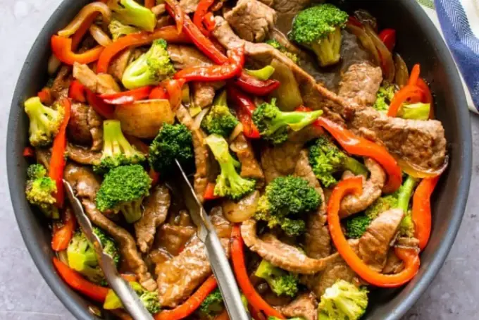 Công Thức Cách Nấu Súp Lơ Xào Thịt Thơm Ngon, Dễ Làm Công Thức Cách Nấu Súp Lơ Xào Thịt Thơm Ngon, Dễ Làm