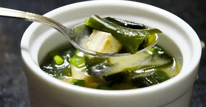 Hướng Dẫn Chi Tiết Cách Nấu Súp Miso Rong Biển Chuẩn Vị Nhật Bản Tại Nhà