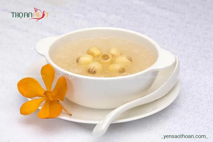 2. Yến chưng hạt sen an thần, giảm stress