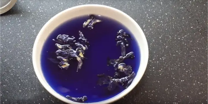 3. Cách nấu thạch dừa thô hoa đậu biếc 3. Cách nấu thạch dừa thô hoa đậu biếc