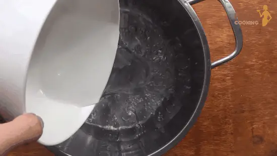 Cách Nấu Thạch Dừa Xiêm Nguyên Trái Thơm Mát, Đậm Vị Chuẩn Gu