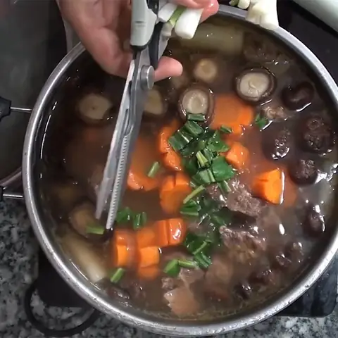 Làm Thế Nào Để Nấu Thịt Bò Đông Ngon, Dễ Thành Công?