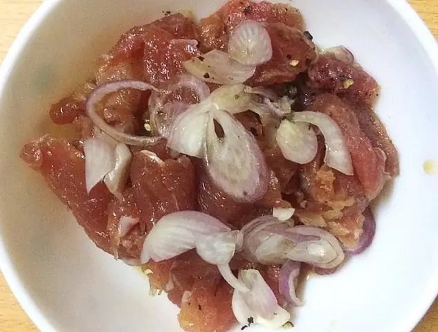 Món Ngon Giải Nhiệt: Cách Nấu Thịt Bò Với Khế Đơn Giản Tại Nhà