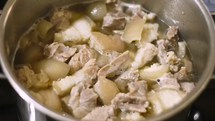 Hướng Dẫn Chi Tiết Cách Nấu Thịt Đông Bằng Tai Heo Ngon