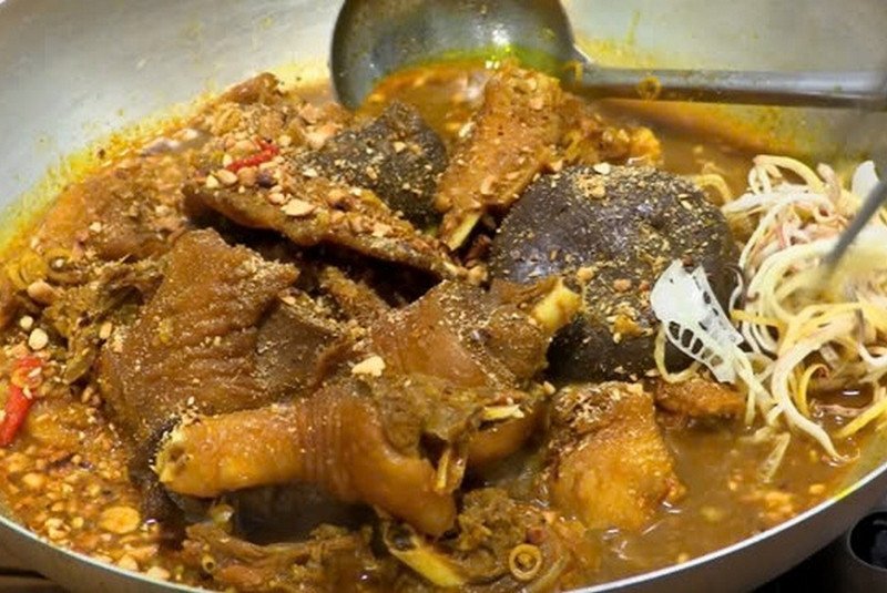 Cách nấu thịt gà già nhanh mềm với món gà mái già hầm thuốc bắc