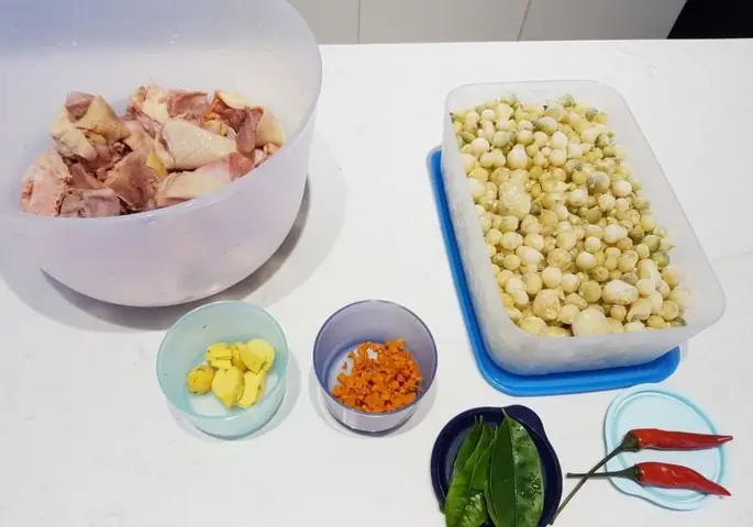 Cách Nấu Thịt Gà Ngon Đơn Giản Tại Nhà Chuẩn Vị