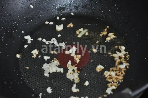 Cách Nấu Thịt Gà Rang Thơm Ngon Đậm Đà Chuẩn Vị Gia Đình