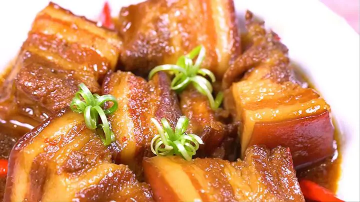 Hướng Dẫn Chi Tiết Cách Nấu Thịt Heo Khối Mềm Ngon, Đậm Đà Chuẩn Vị