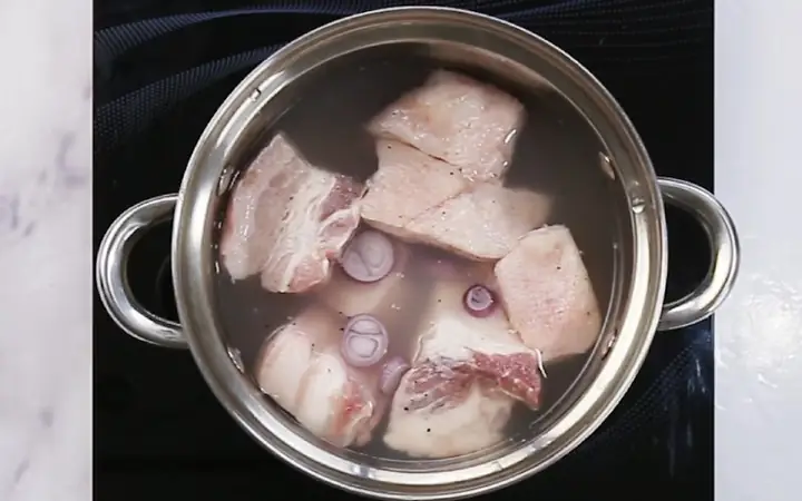 Cách Nấu Thịt Heo Mau Mềm: Mẹo Vặt Giúp Món Ăn Hoàn Hảo