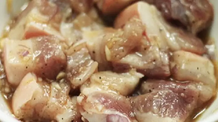 Cách Nấu Thịt Hộp Với Nước Cốt Dừa Thơm Ngon, Đậm Vị Cách Nấu Thịt Hộp Với Nước Cốt Dừa Thơm Ngon, Đậm Vị