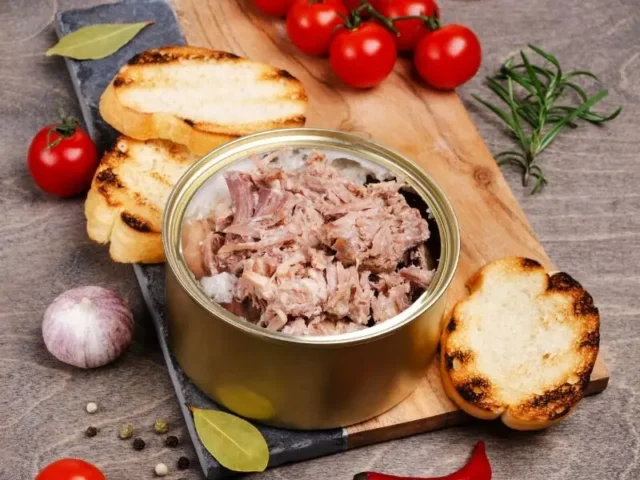 cách nấu thịt hộp với nước dừa