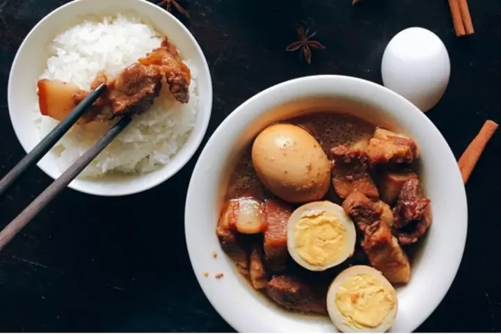 Cách Nấu Thịt Kho Tàu Mềm Ngon Chuẩn Vị Gia Đình