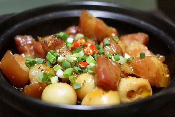 Cách Nấu Thịt Kho Tàu Miền Trung Chuẩn Vị Gia Đình