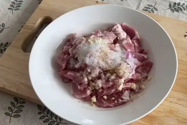 cách nấu thịt kho tiêu cách nấu thịt kho tiêu