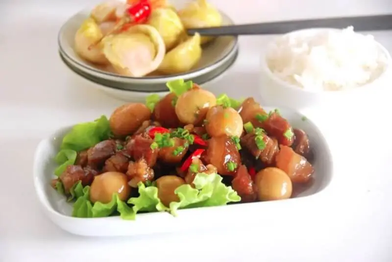 cách nấu thịt kho trứng cút