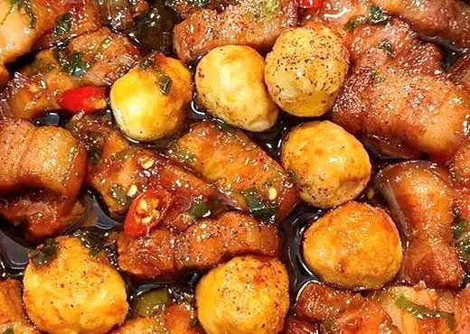 Cách Nấu Thịt Kho Trứng Gà: Bí Quyết Chuẩn Vị Gia Đình Việt