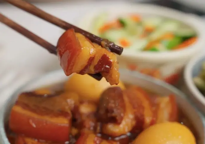 Cách Nấu Thịt Kho Trứng Mềm Thơm Ngon, Đậm Vị Chuẩn Mâm Cơm Việt Cách Nấu Thịt Kho Trứng Mềm Thơm Ngon, Đậm Vị Chuẩn Mâm Cơm Việt